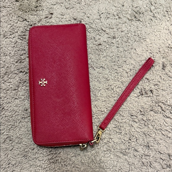Tory Burch Handbags - Tory Burch Cherry Red Wristlet